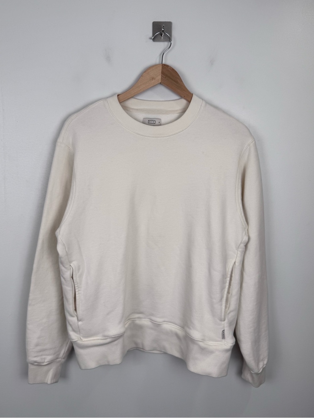 AYR Women‎ Cream Crewneck Sweater Size Medium